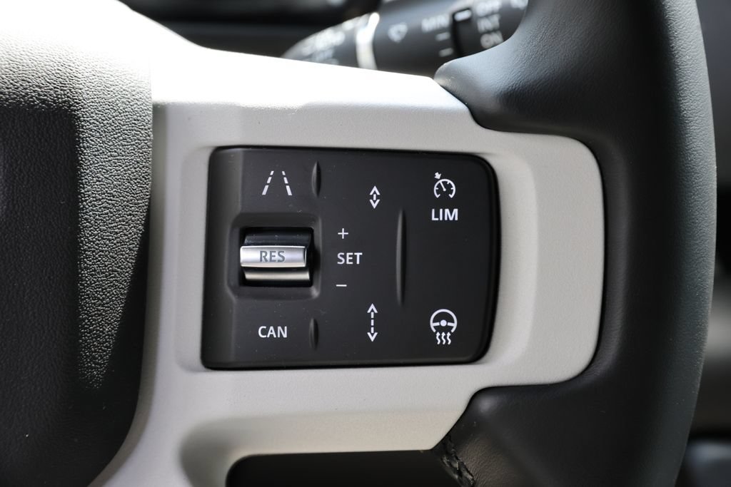 New 2026 Land Rover Defender 110 X-Dynamic SE AWD/4WD image 18