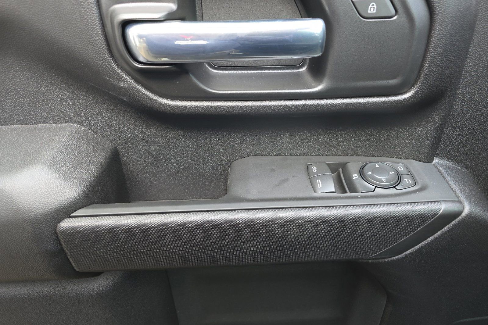 Used 2025 Chevrolet Silverado 3500 W/T w/ WT Convenience Package image 8