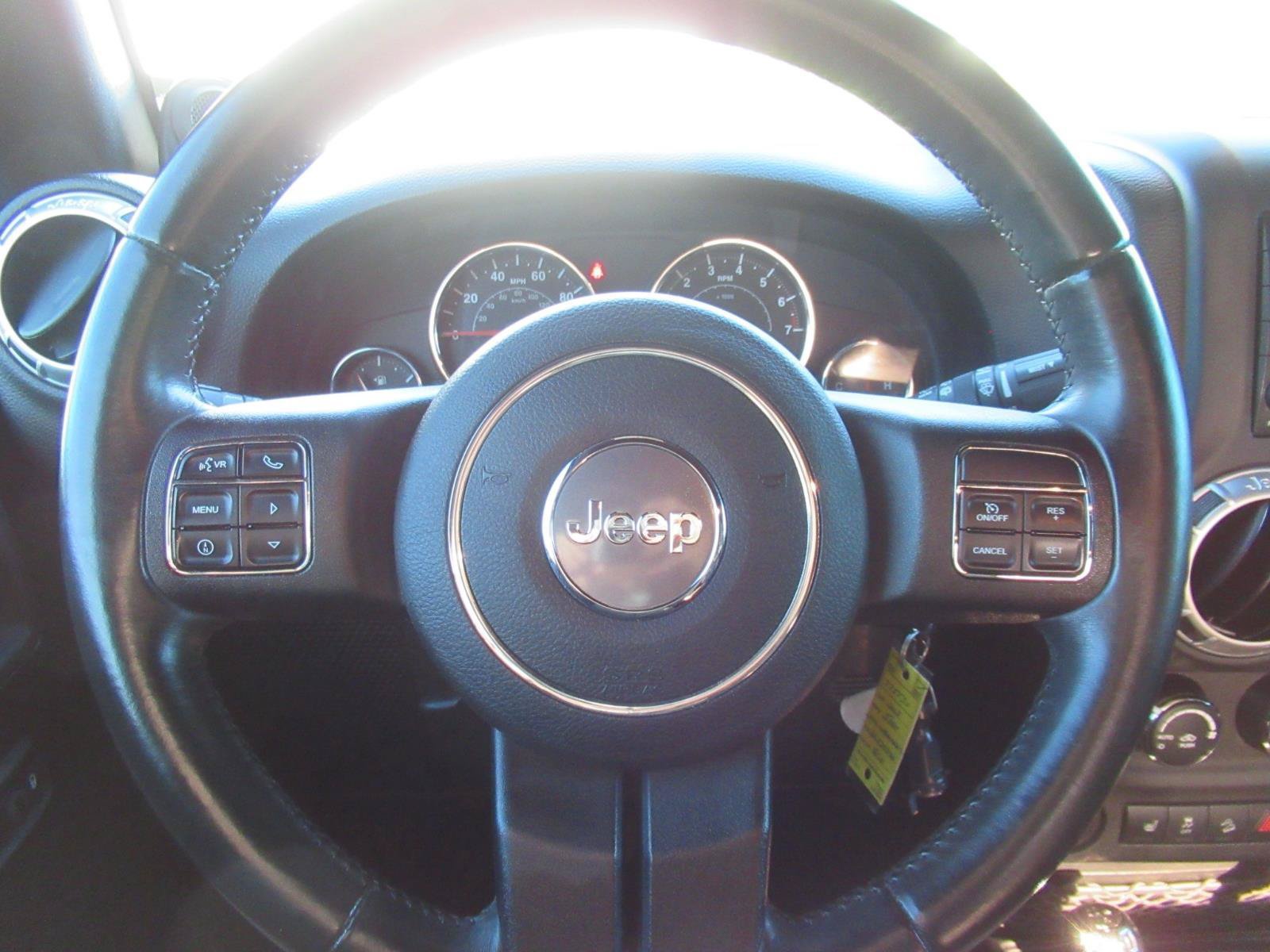 Used 2013 Jeep Wrangler Unlimited Sahara w/ Connectivity Group AWD/4WD image 23
