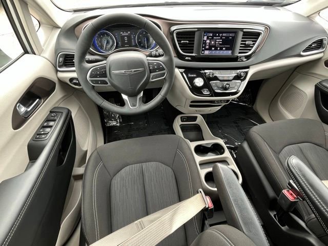 Used 2024 Chrysler Voyager LX FWD image 10