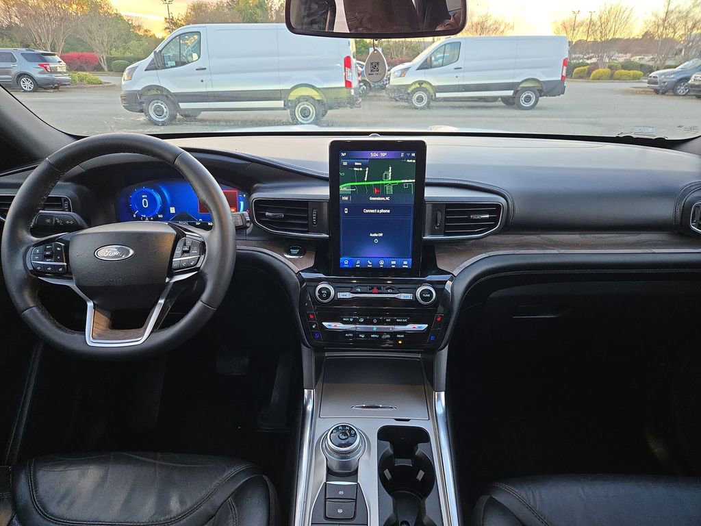 Used 2022 Ford Explorer Platinum w/ Equipment Group 601A image 14