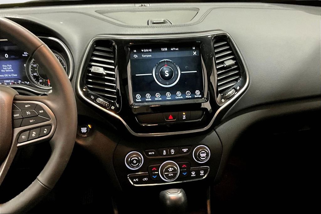 Used 2022 Jeep Cherokee Limited AWD/4WD image 9