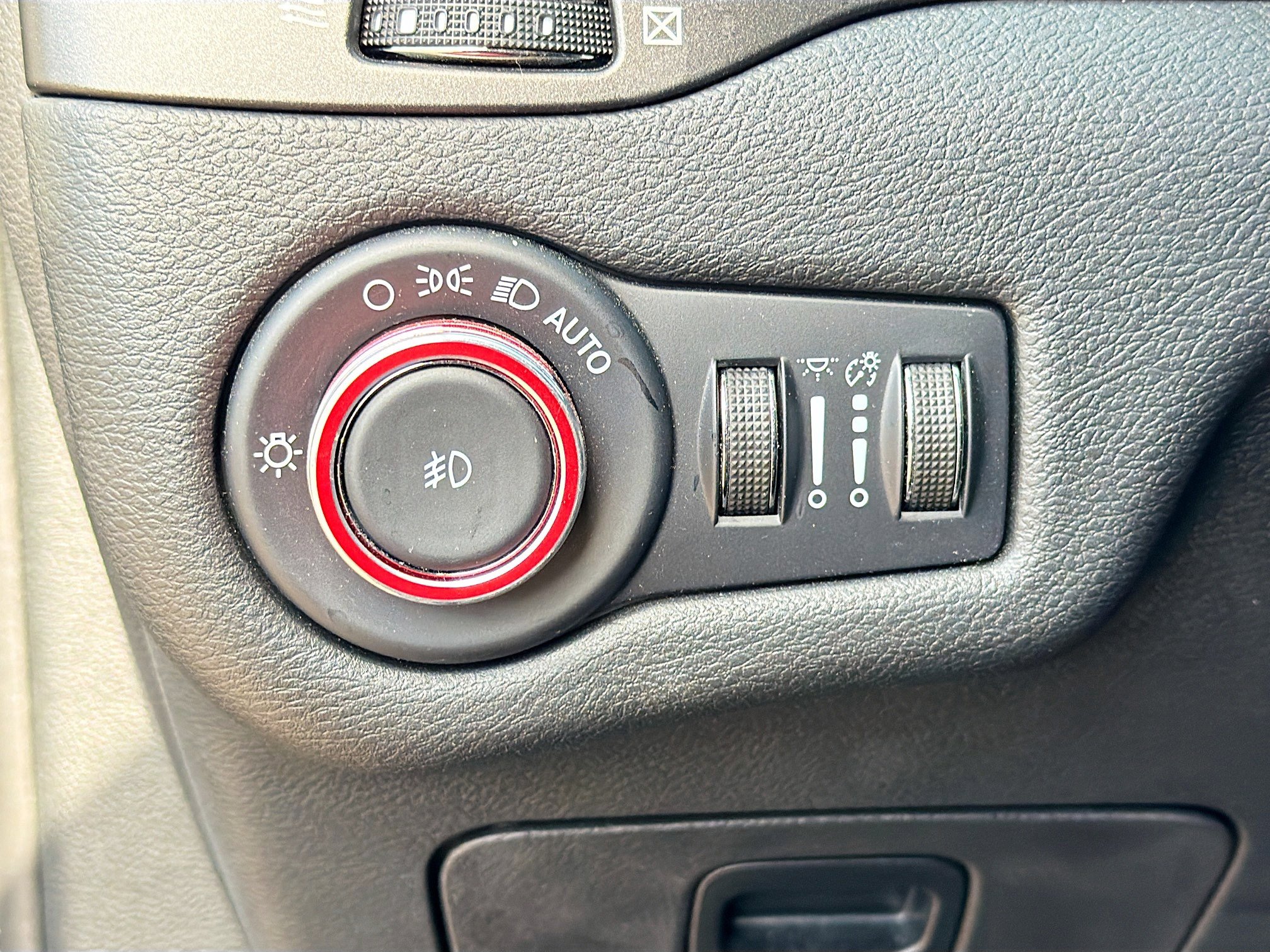 Used 2022 Jeep Cherokee Trailhawk w/ Sound & Nav Group image 33