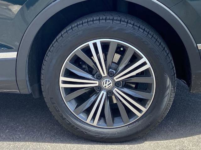 Used 2018 Volkswagen Tiguan SEL FWD image 30
