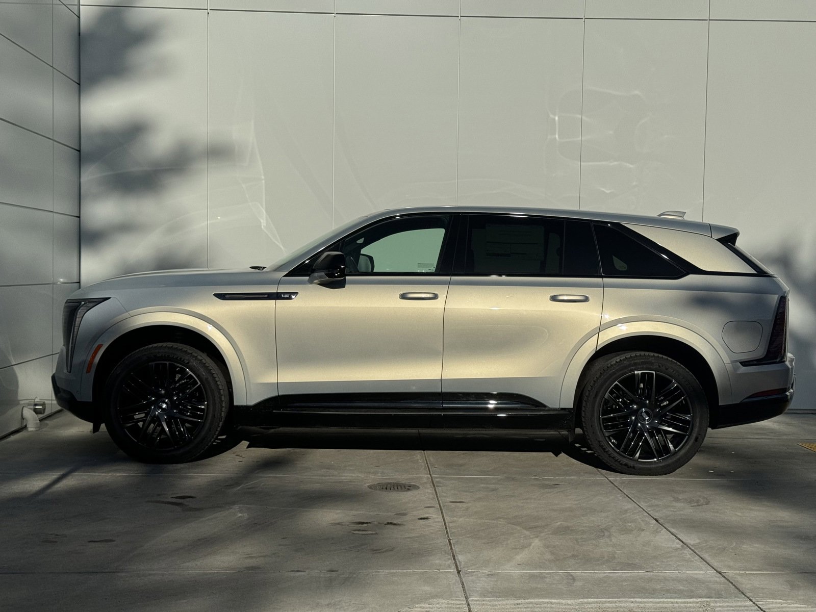 New 2025 Cadillac Escalade IQ Sport 2 w/ LPO, ONYX Package image 5