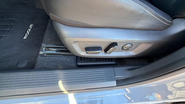 Used 2025 Nissan Rogue SL FWD image 21