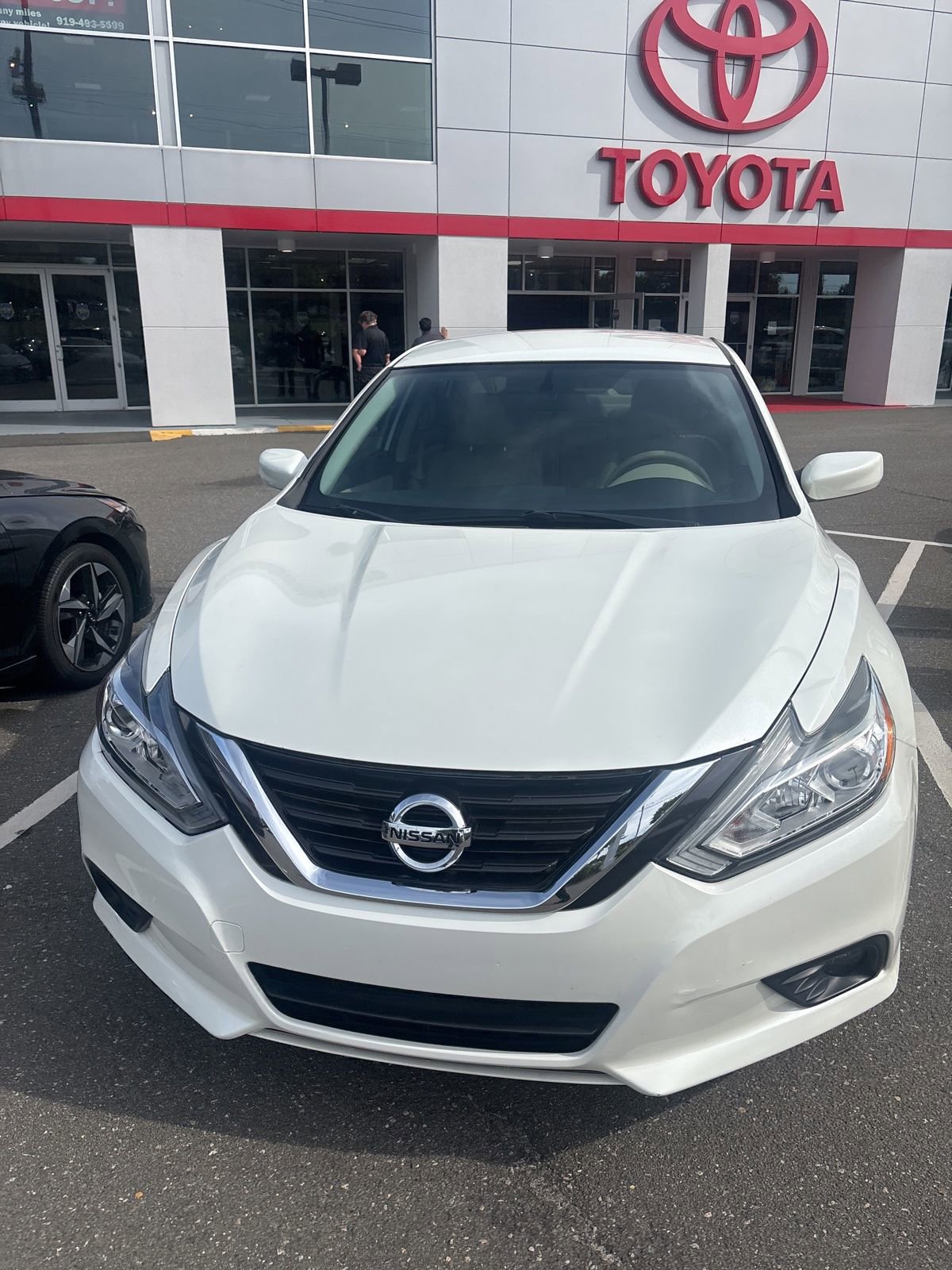 Used 2017 Nissan Altima 2.5 SV FWD image 1