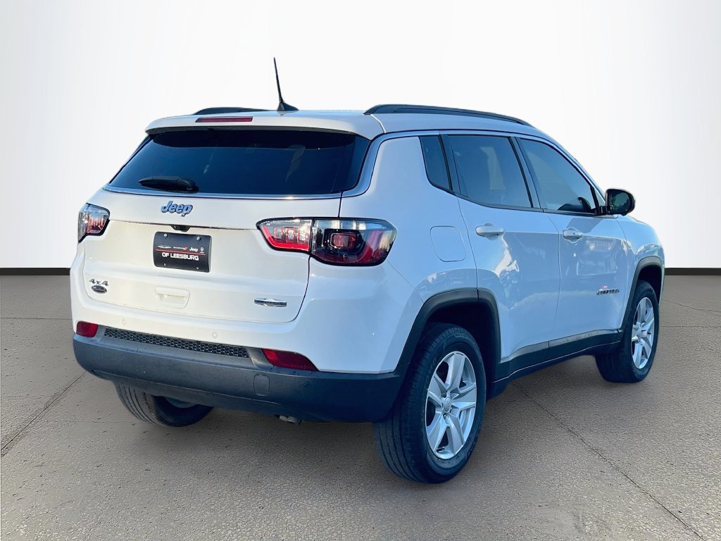 Used 2022 Jeep Compass Latitude w/ Sun and Sound Group AWD/4WD image 7