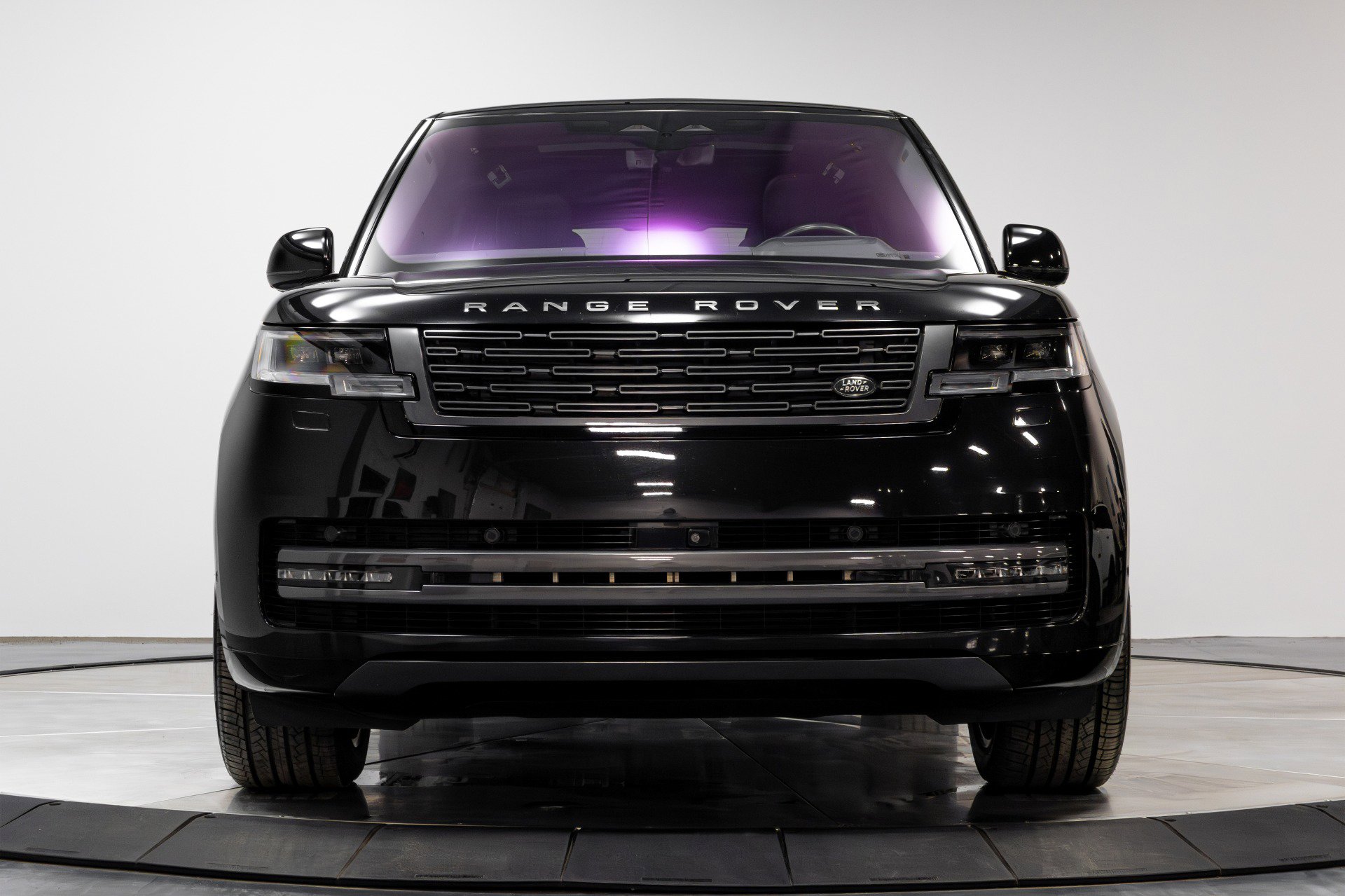 Used 2023 Land Rover Range Rover Long Wheelbase SE image 41