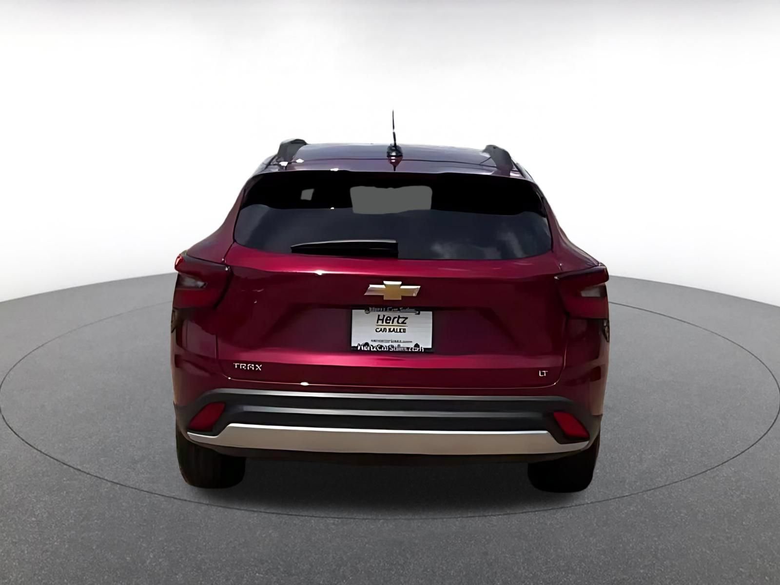 Used 2025 Chevrolet Trax LT w/ LT Convenience Package FWD image 9