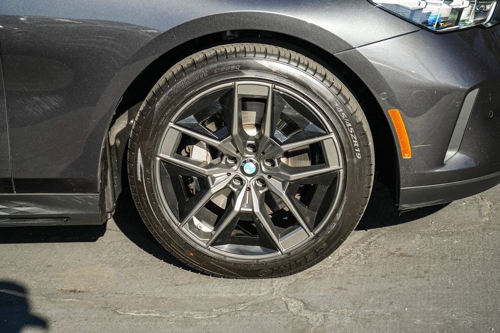 Used 2026 BMW 530i xDrive AWD/4WD image 9