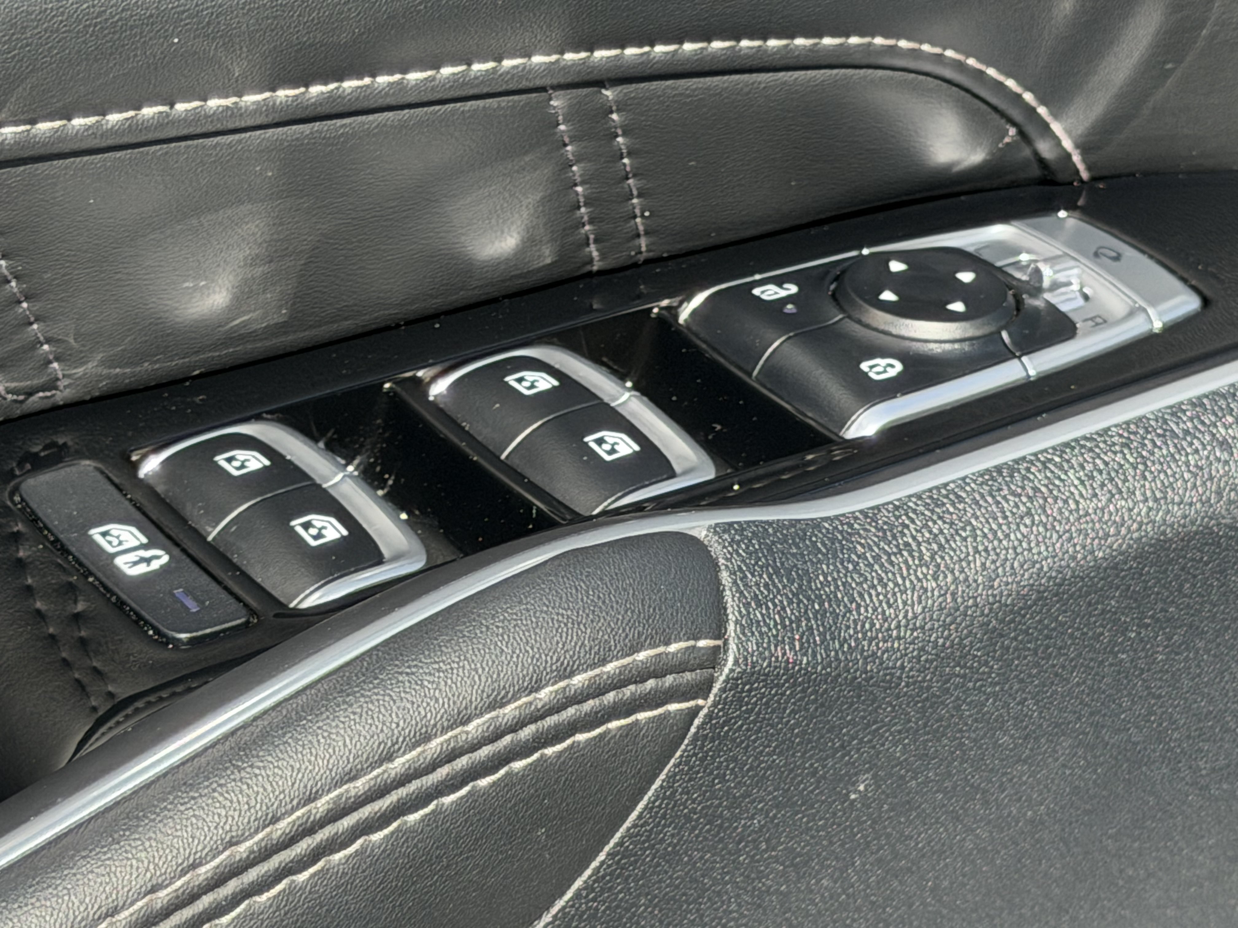 Used 2025 Kia Sorento SX FWD image 20