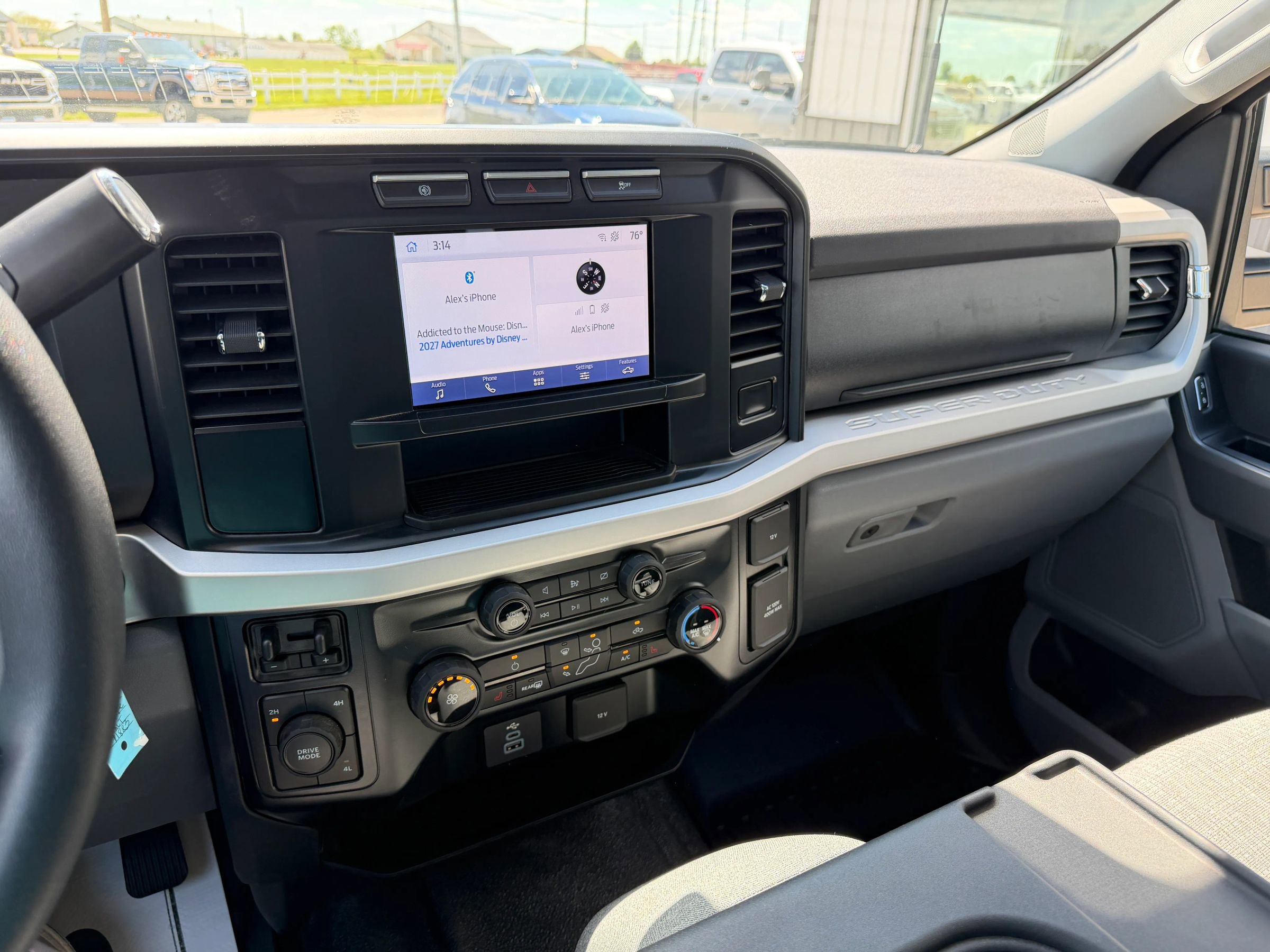 Used 2024 Ford F550 4x4 Crew Cab Super Duty w/ XLT Value Package image 21
