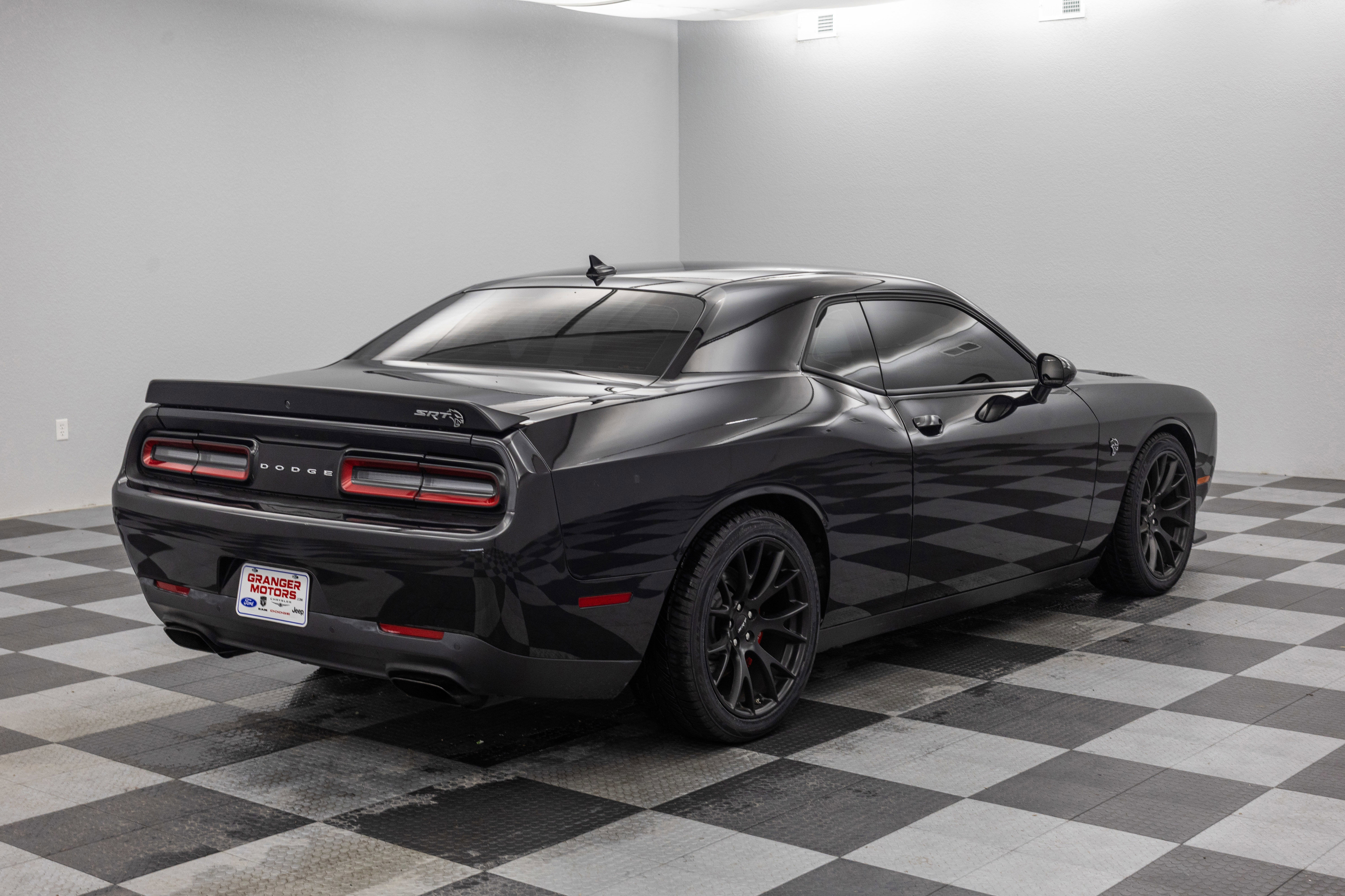 Used 2015 Dodge Challenger SRT Hellcat image 10