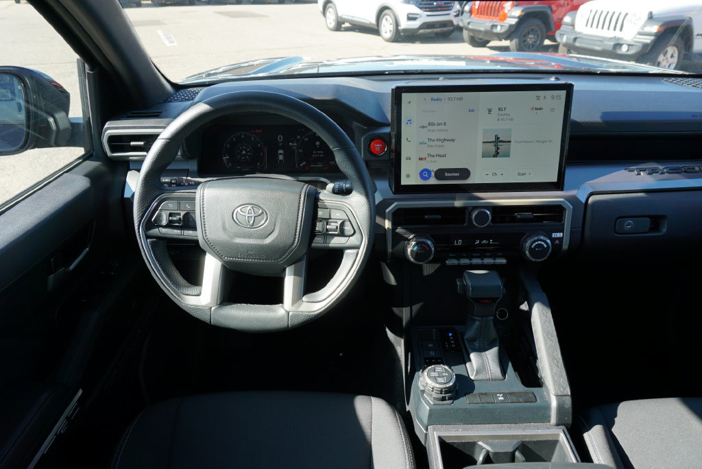 Used 2025 Toyota Tacoma TRD Off-Road AWD/4WD image 12