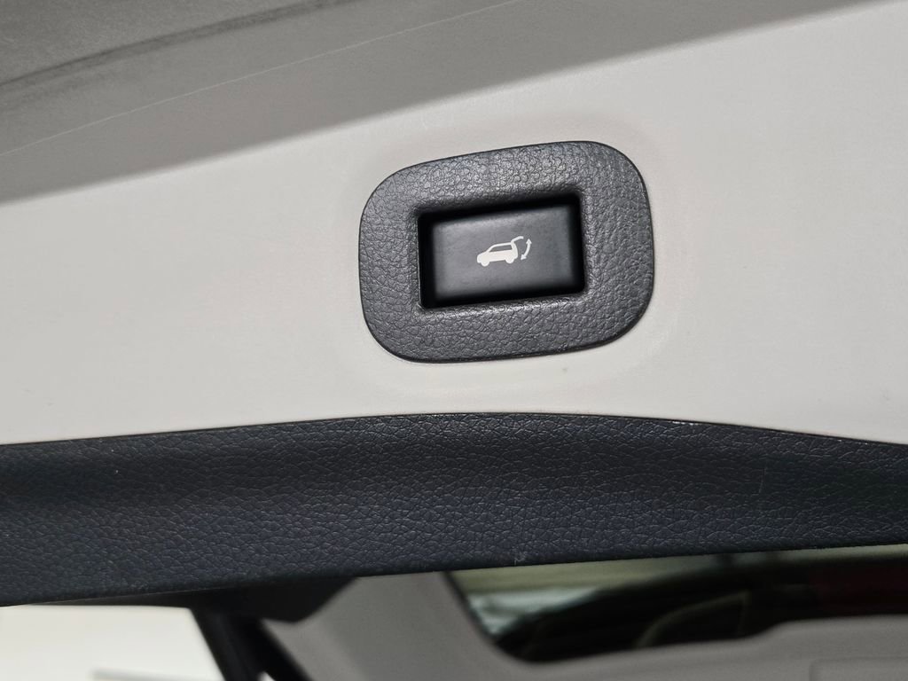 Used 2019 Nissan Rogue SV image 17