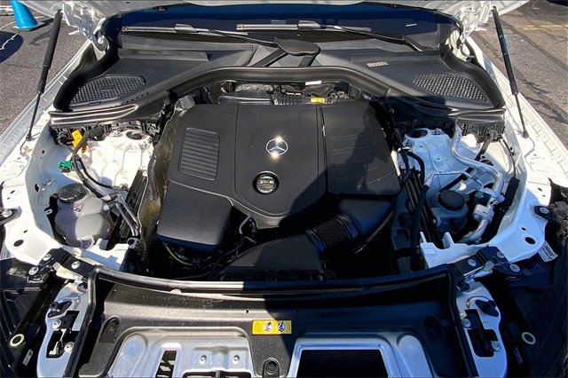 Used 2025 Mercedes-Benz GLC 350e 4MATIC image 26
