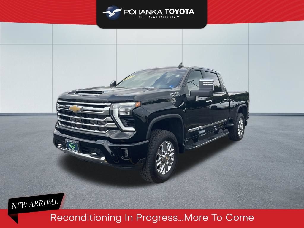 Used 2024 Chevrolet Silverado 2500 High Country w/ Technology Package AWD/4WD image 1