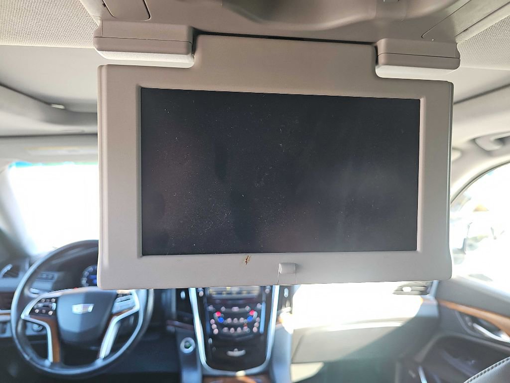 Used 2017 Cadillac Escalade ESV Luxury image 49