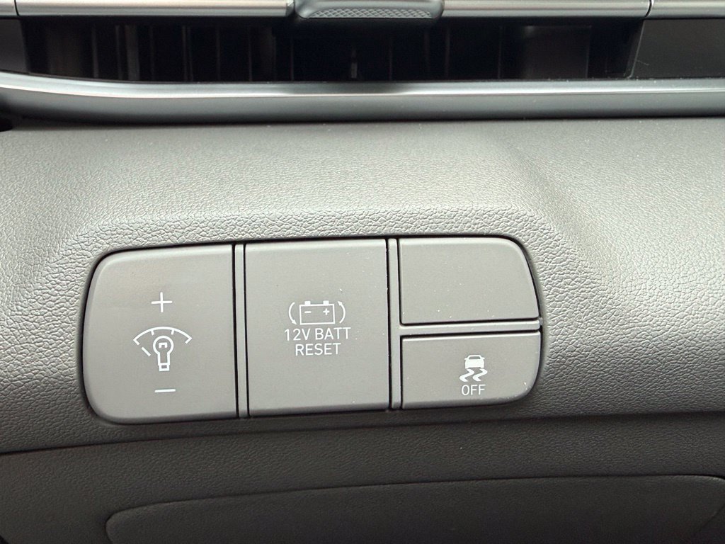 Certified 2026 Hyundai Elantra Hybrid FWD image 32