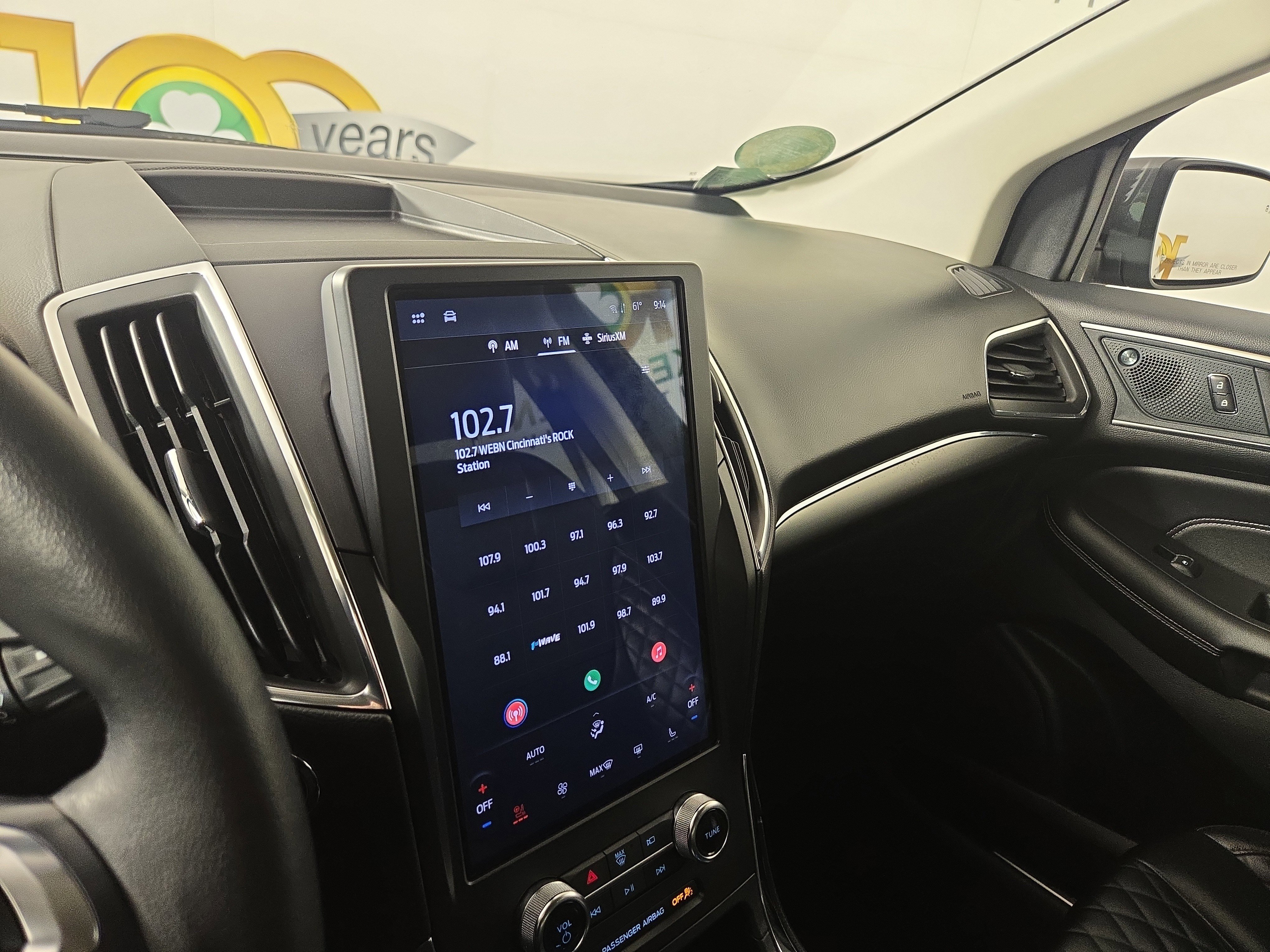 Used 2024 Ford Edge Titanium image 19