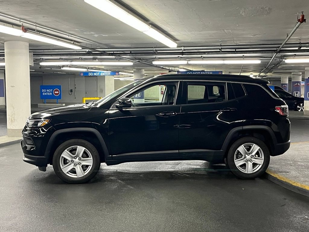 Used 2022 Jeep Compass Latitude AWD/4WD image 30