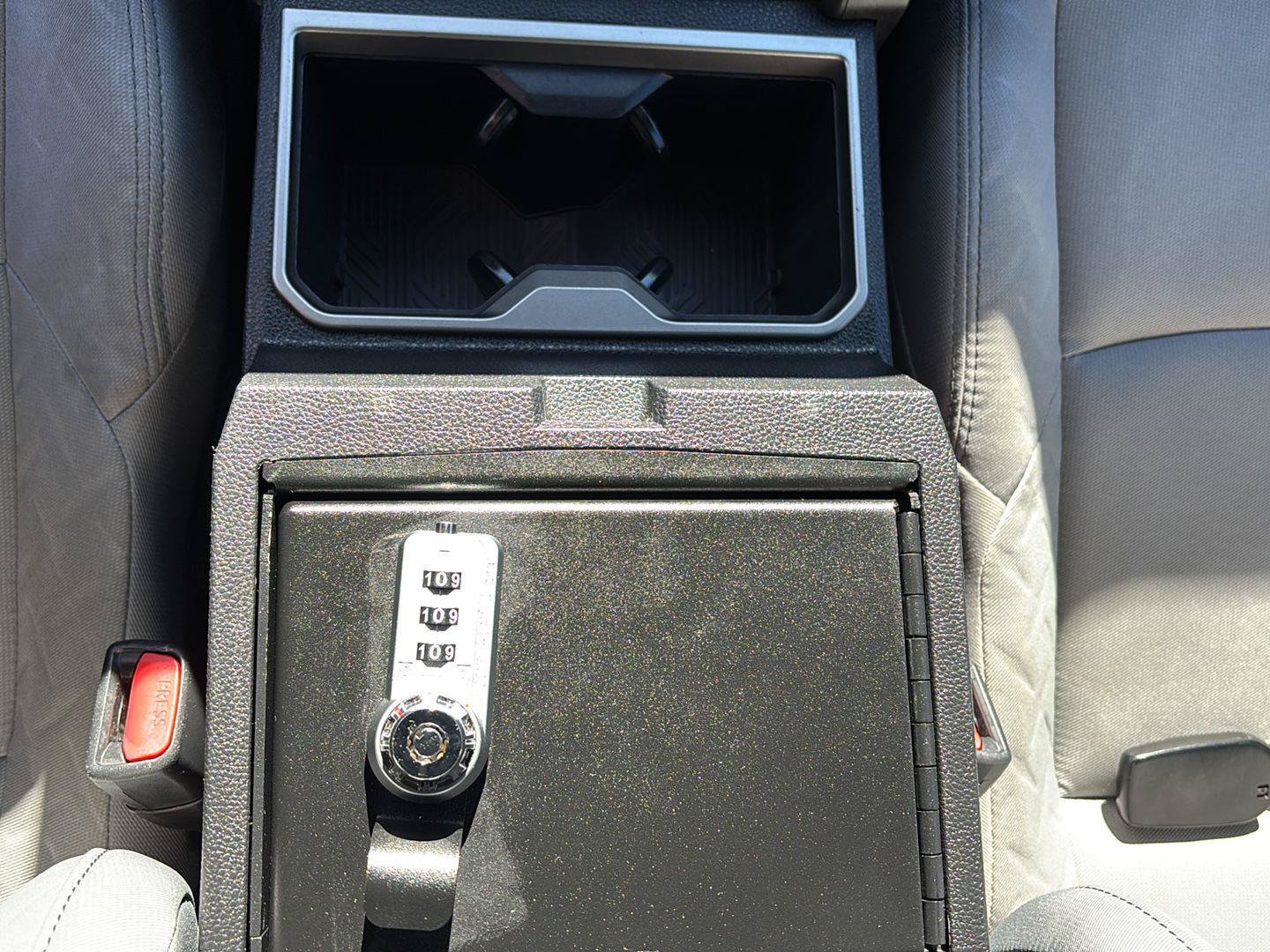 Used 2024 Toyota Tacoma SR5 AWD/4WD image 35