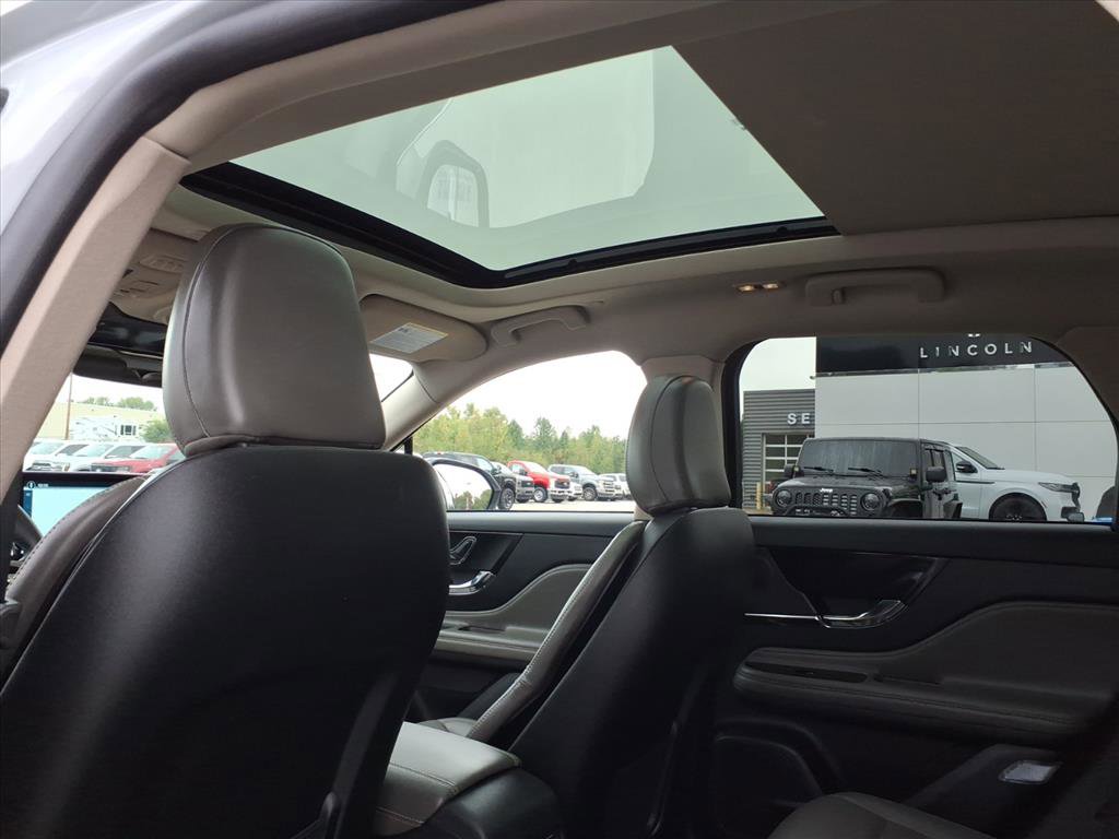 New 2026 Lincoln Corsair Premiere image 9