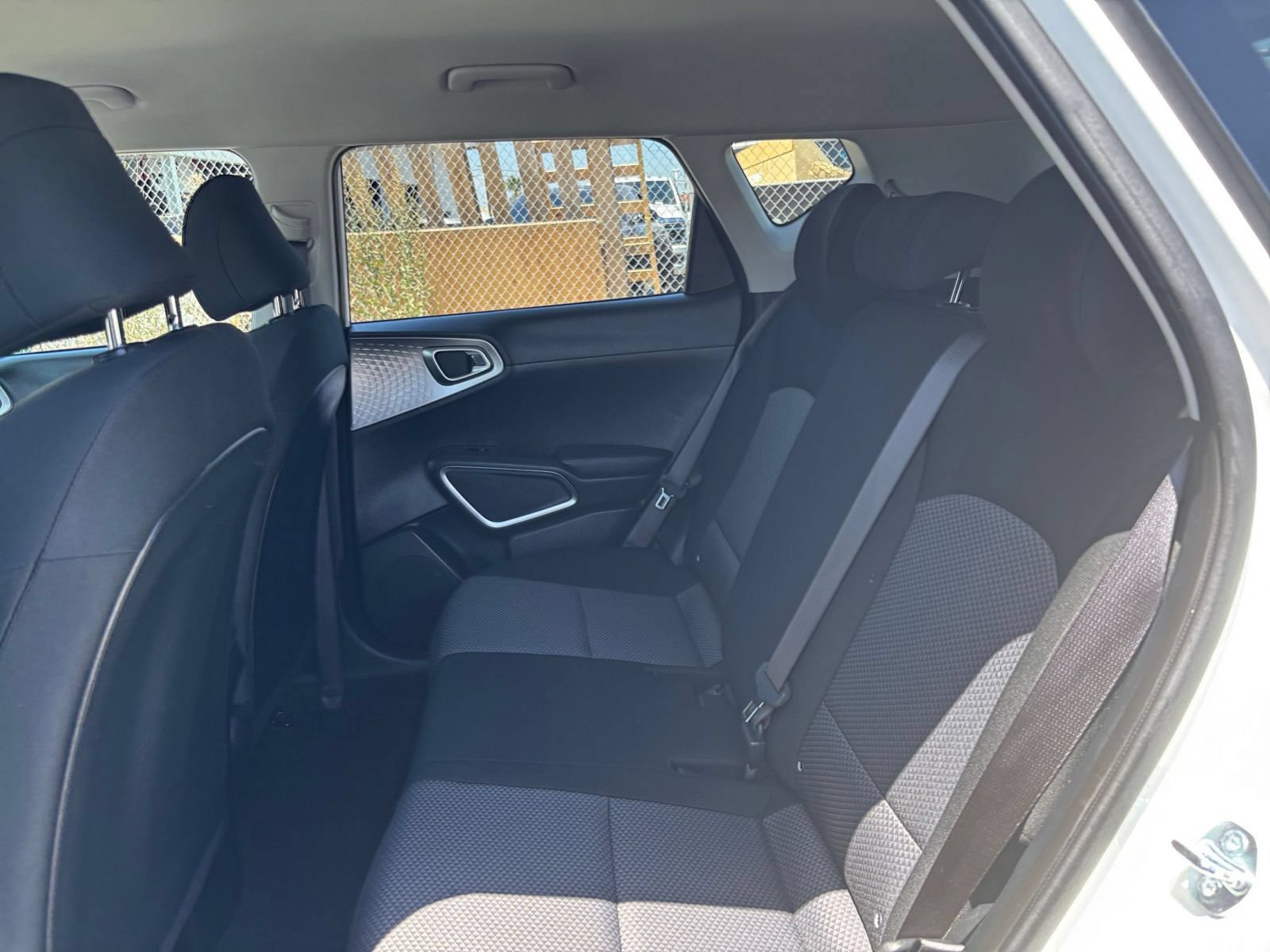 Used 2025 Kia Soul LX w/ LX Technology Package FWD image 25