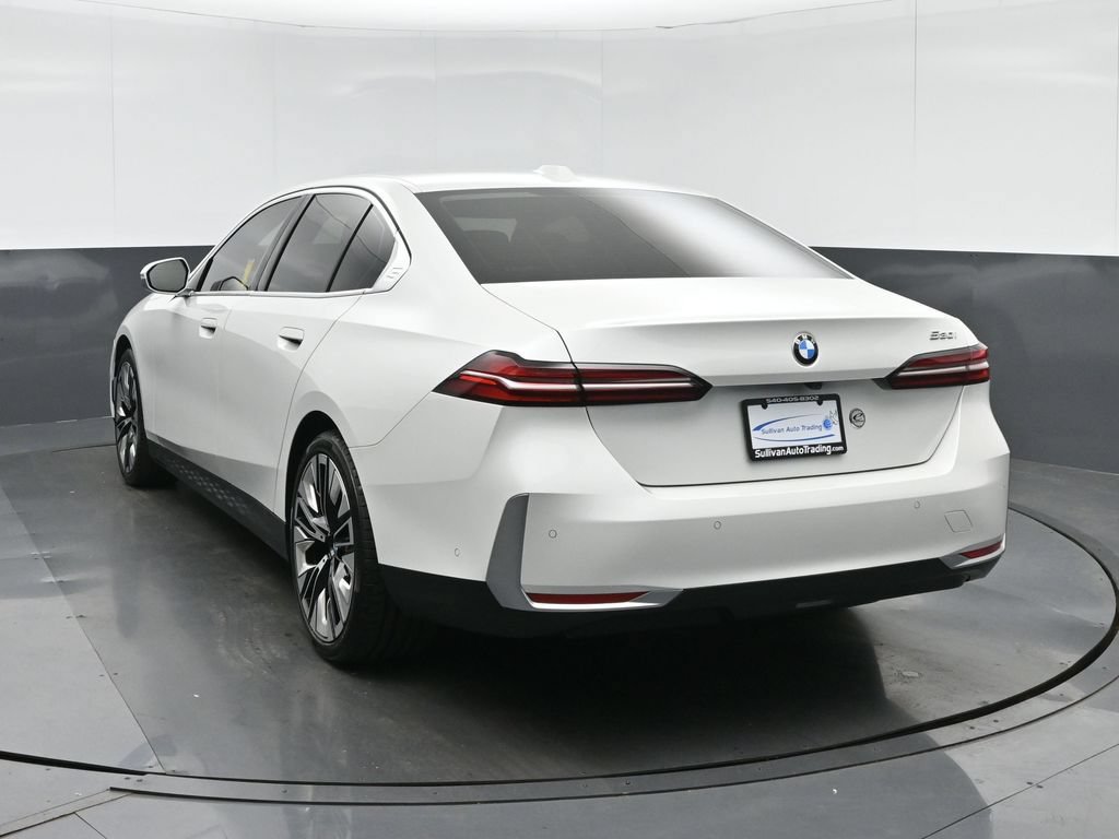 Used 2026 BMW 530i RWD image 5