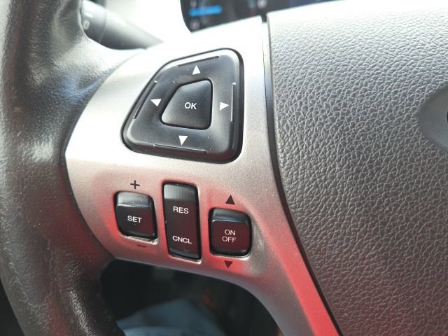 Used 2016 Ford Taurus SEL image 32