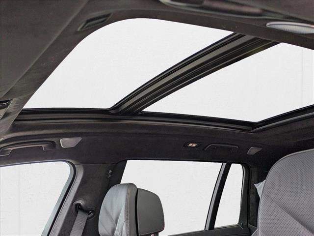 Used 2026 BMW X7 xDrive40i w/ Executive Package image 15