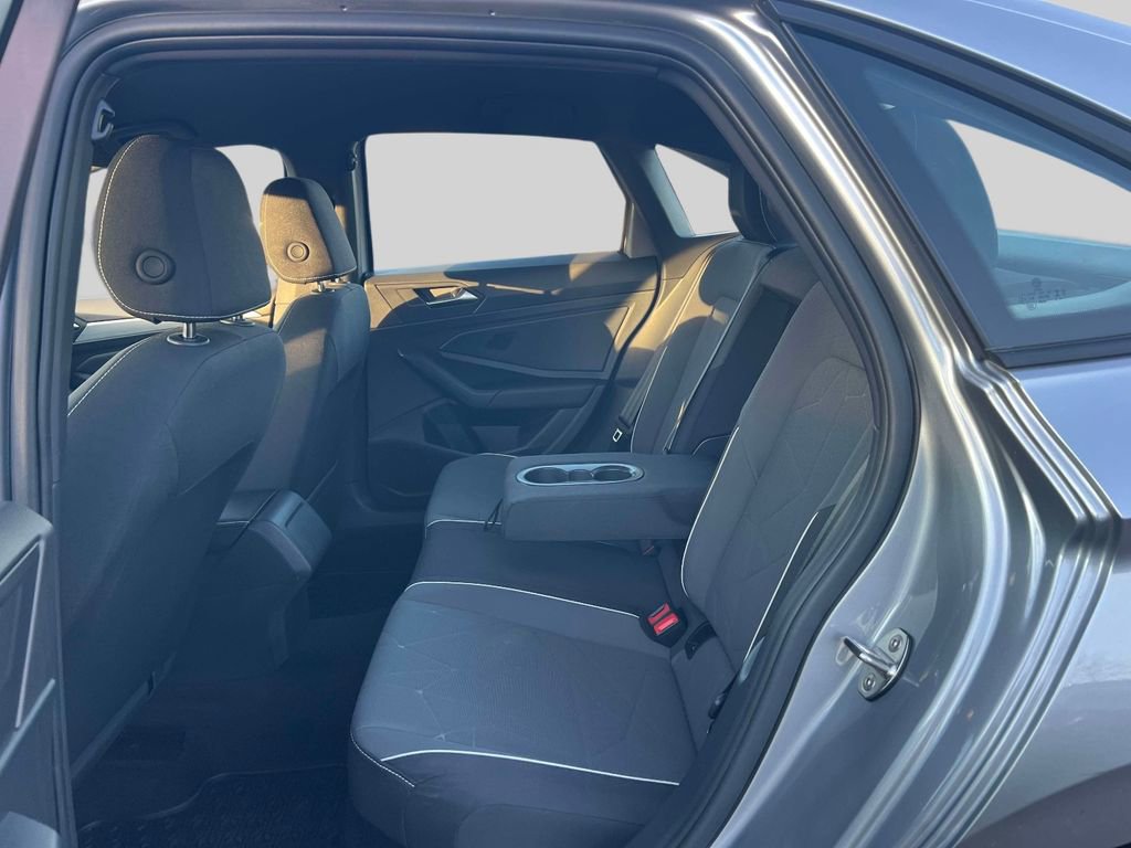 Used 2025 Volkswagen Jetta Sport image 16