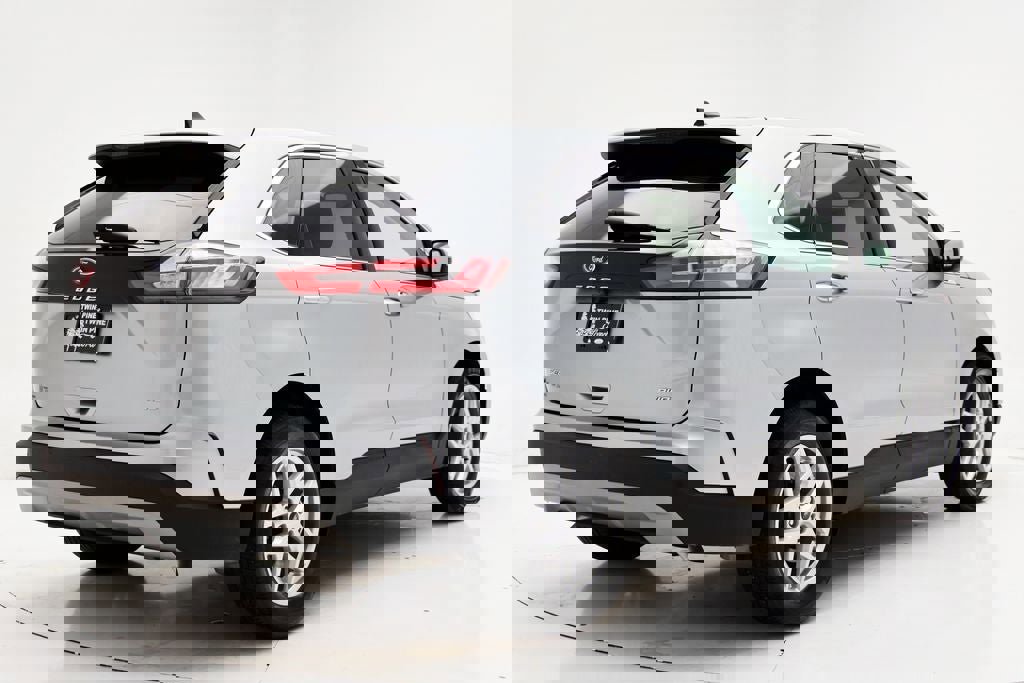 Used 2024 Ford Edge SEL image 9