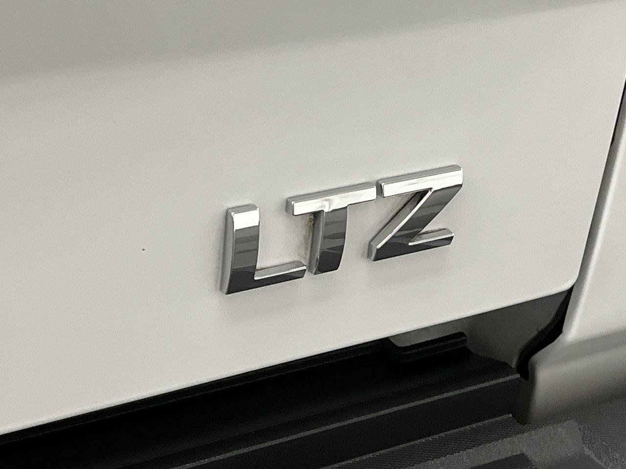 Used 2015 Chevrolet Silverado 1500 LTZ AWD/4WD image 33