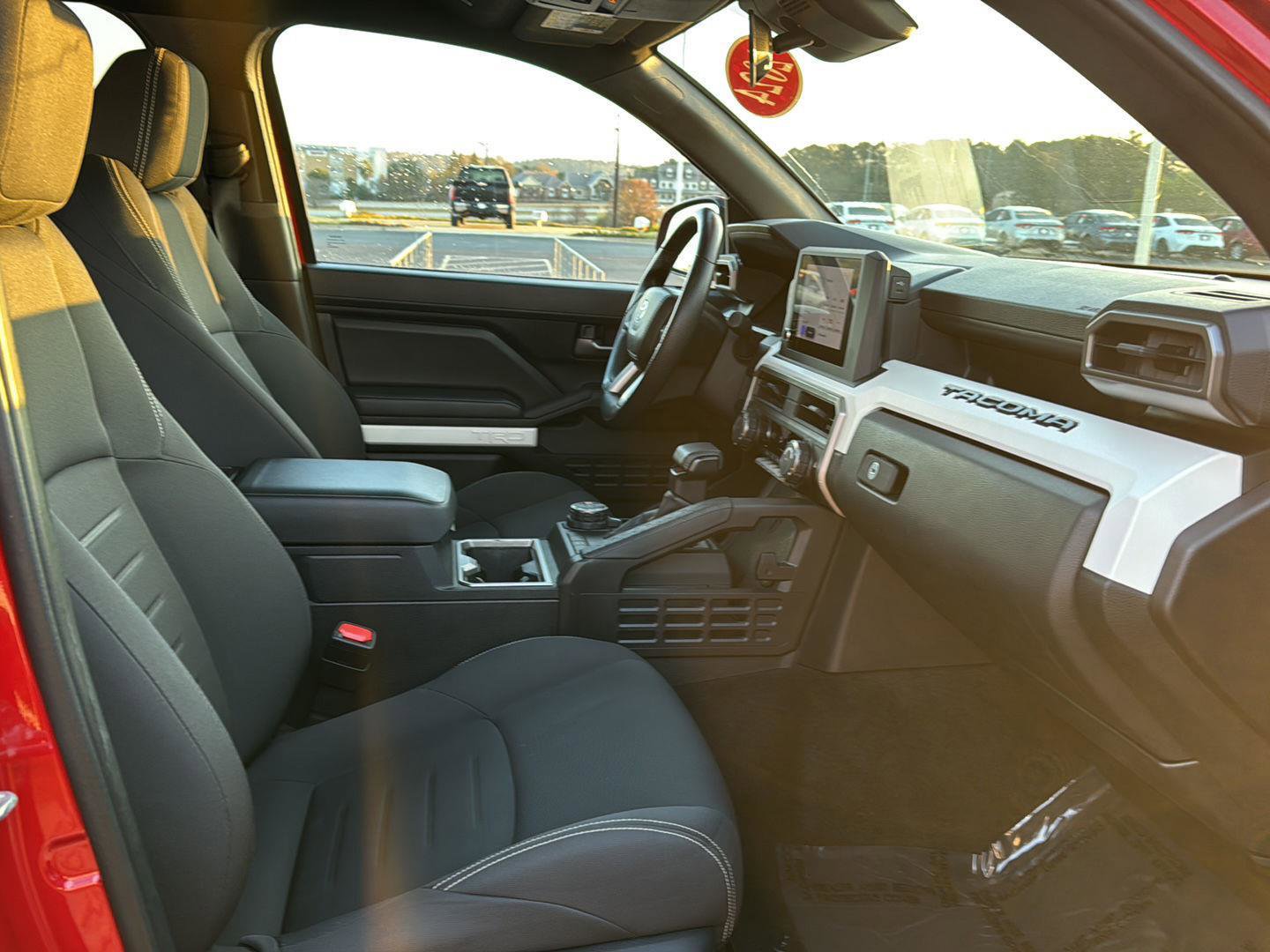 Used 2024 Toyota Tacoma TRD Off-Road image 10