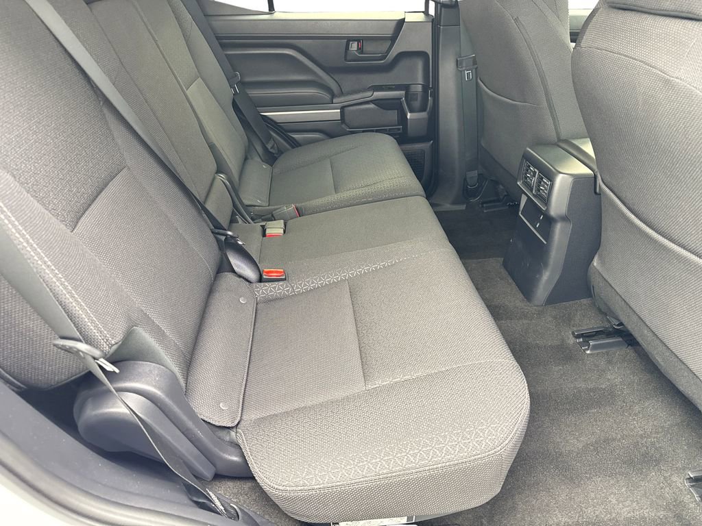 Used 2025 Toyota 4Runner SR5 AWD/4WD image 40