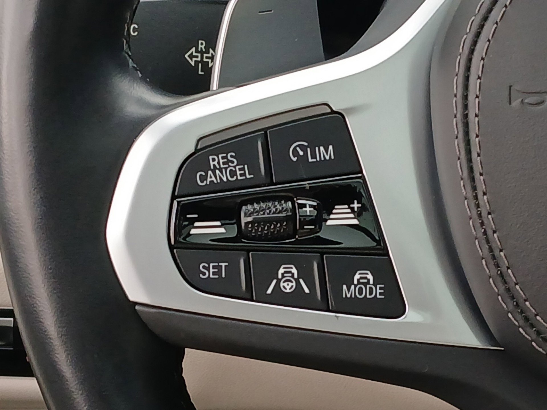 Used 2022 BMW X5 xDrive45e w/ M Sport Package image 9