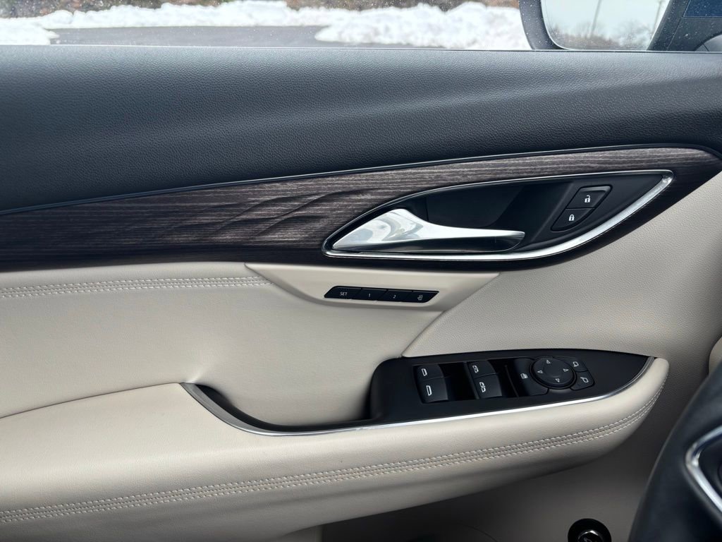 Used 2023 Buick Envision Avenir image 30