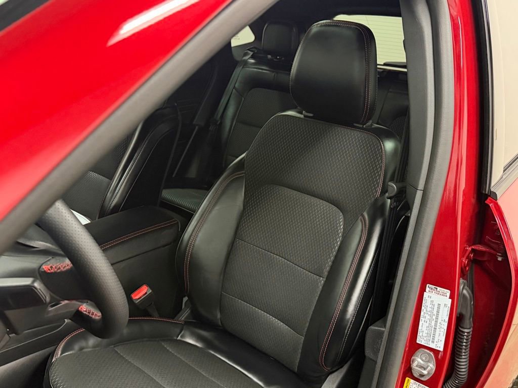 Used 2025 Ford Escape ST-Line w/ Cold Weather Package AWD/4WD image 41