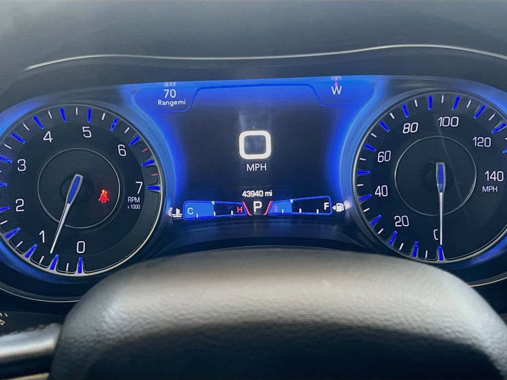 Used 2020 Chrysler 300 Touring RWD image 12