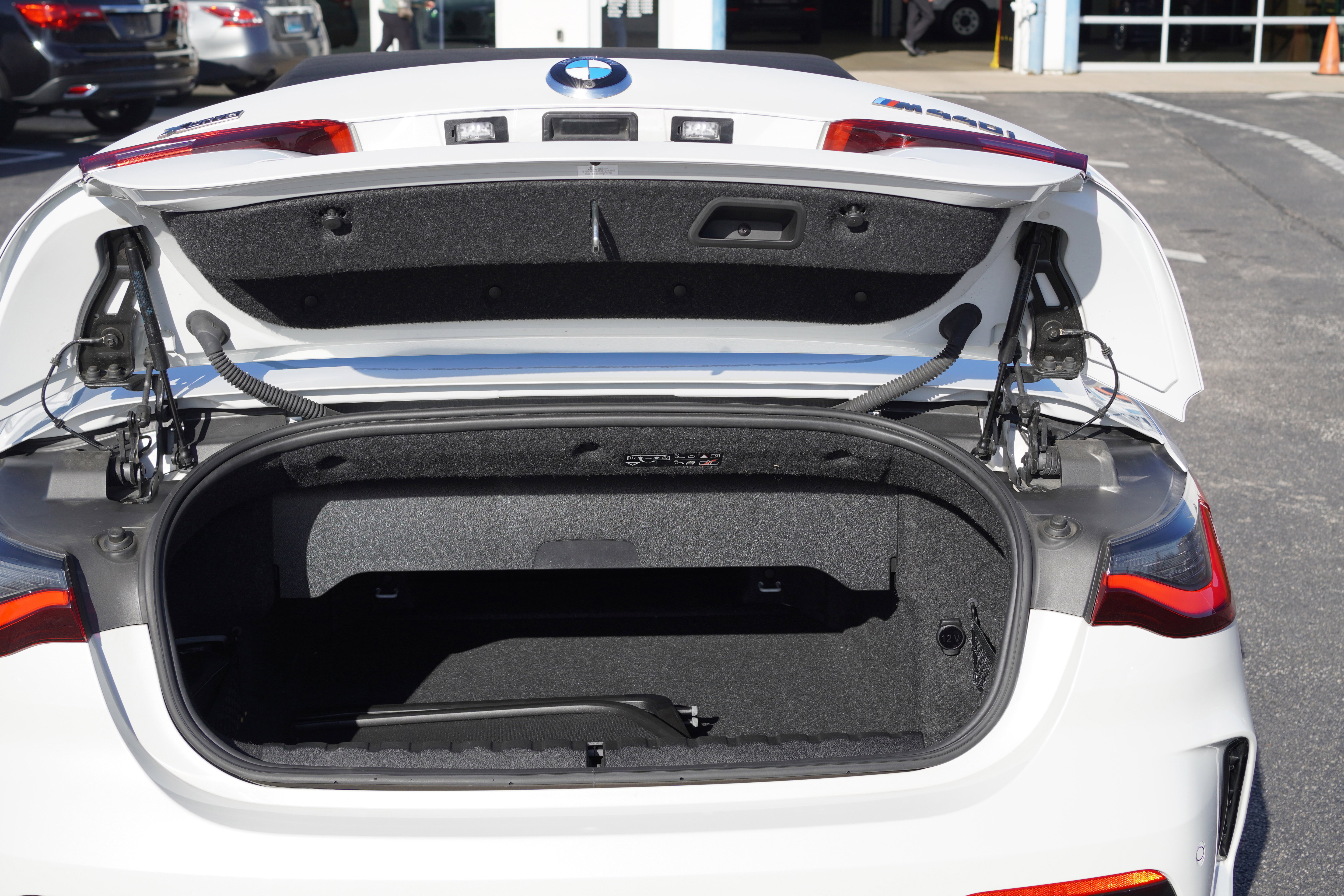 Used 2022 BMW 440i xDrive Convertible w/ Premium Package image 11