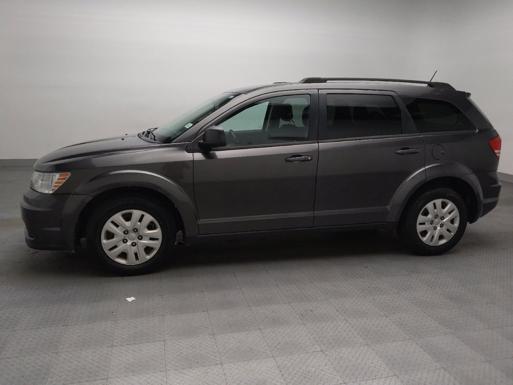 Used 2018 Dodge Journey SE w/ Connectivity Group FWD image 2