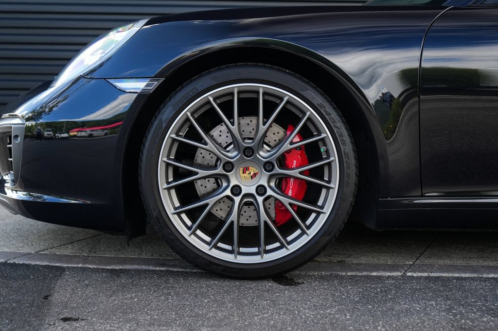 Certified 2018 Porsche 911 Carrera S RWD image 11