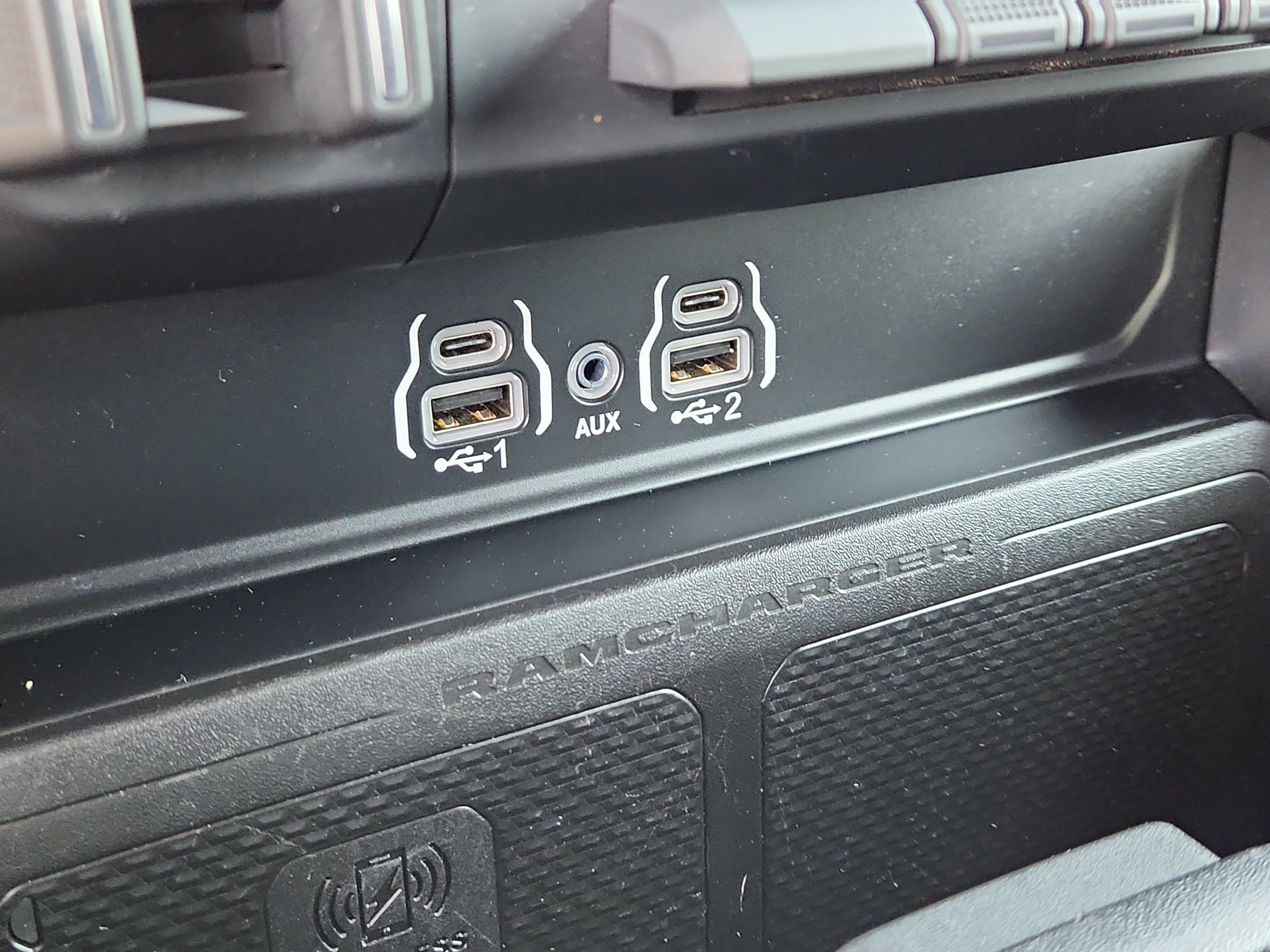 Used 2025 RAM 1500 Laramie AWD/4WD image 25