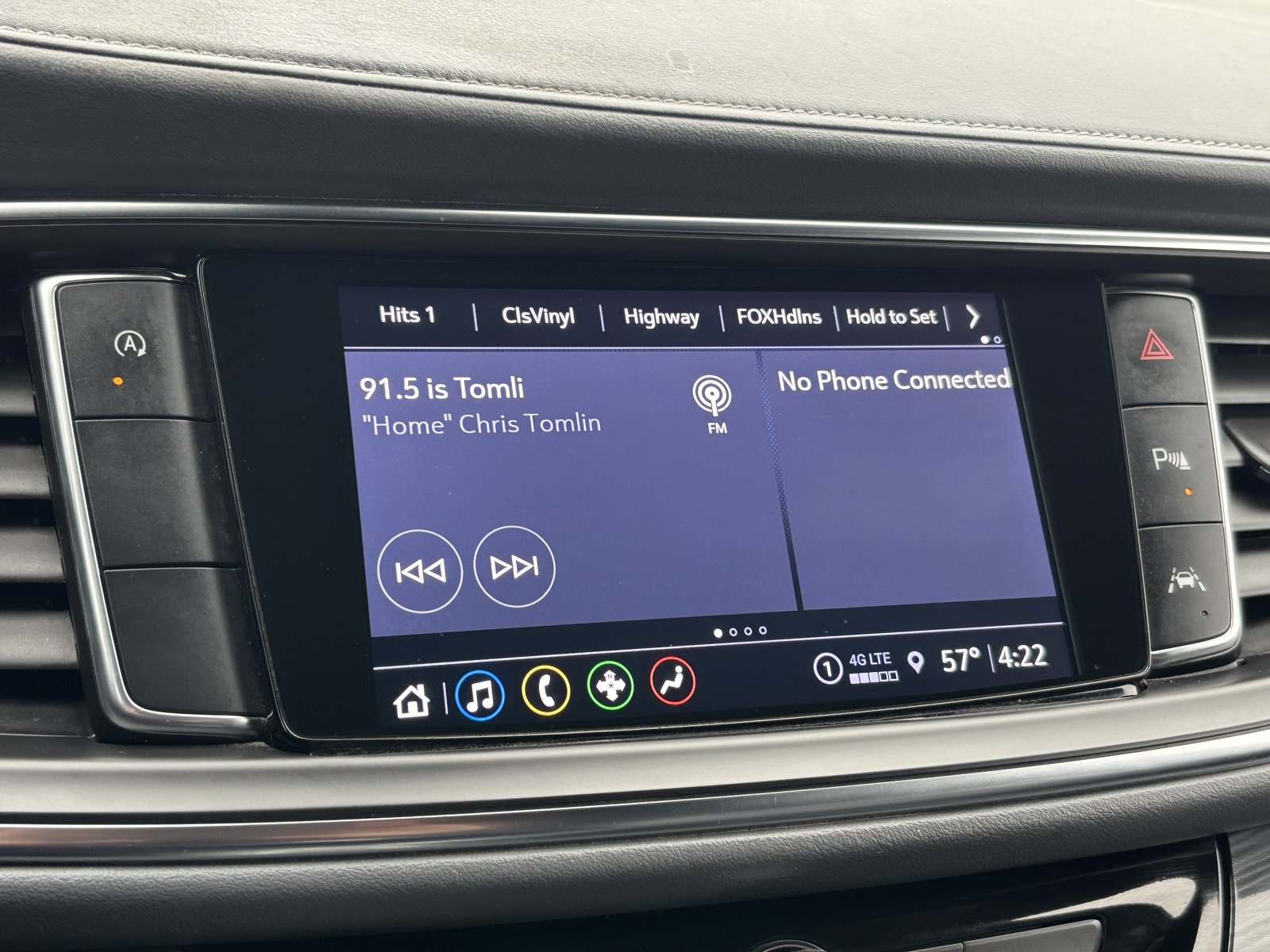 Used 2023 Buick Enclave Essence image 25