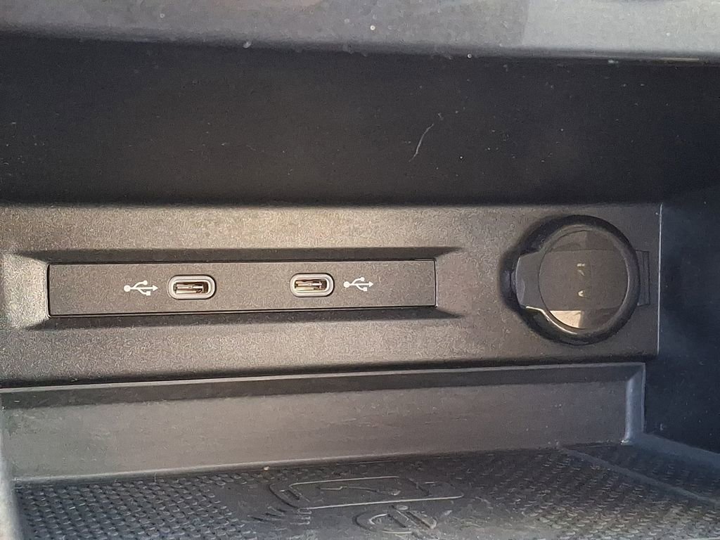 Used 2021 Volkswagen Tiguan SE image 21