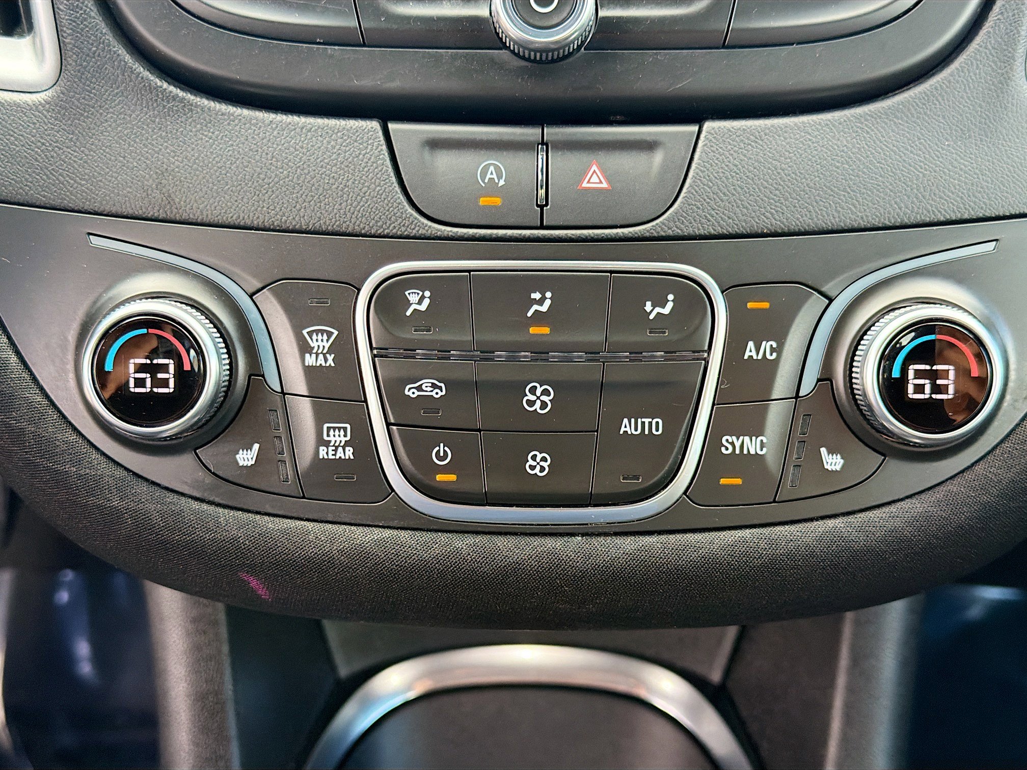 Used 2025 Chevrolet Malibu LT image 32