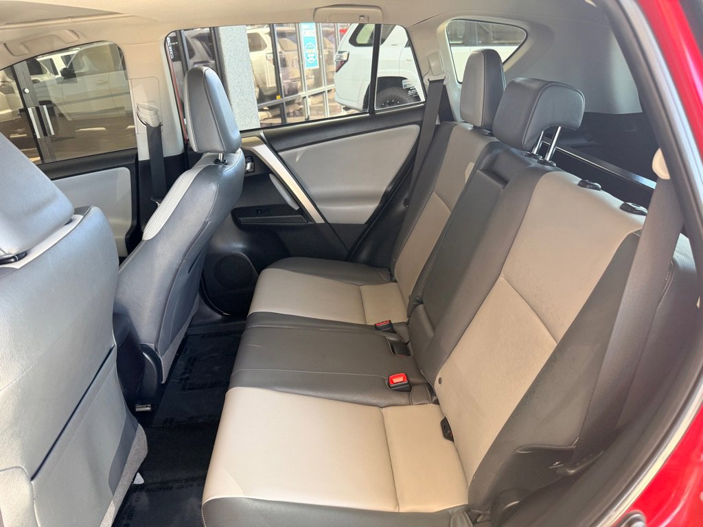 Used 2014 Toyota RAV4 Limited AWD/4WD image 18