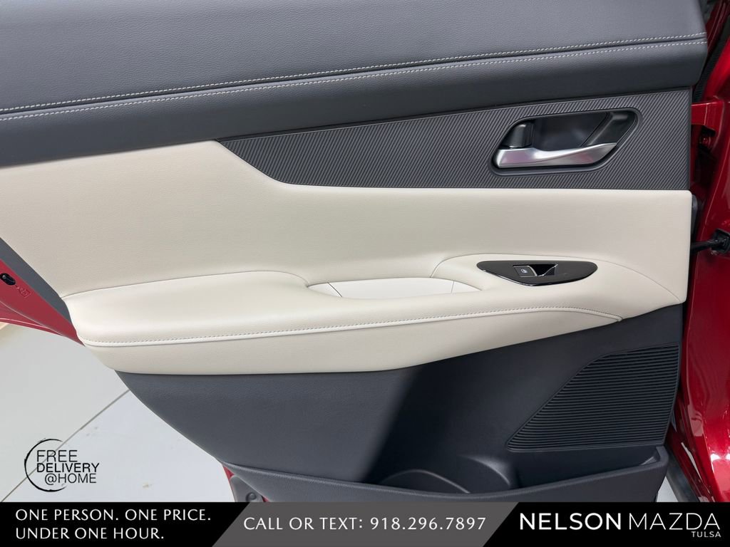 Used 2025 Nissan Murano SL image 29